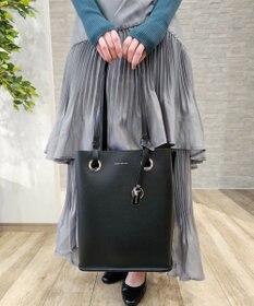 style code 【MERCURYDUO/マーキュリーデュオ】メタルアイレット　縦長トートバッグ 推し活ラージバッグ 縦長ショルダーバッグ