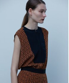 BEIGE， 【S-size】MONT THABOR / ロゴブラウス