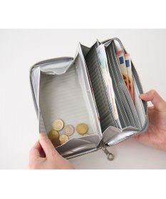 MIYABIYA La quoh with kirakaracho 南蛮七宝エンボスレザーラウンドギャルソンウォレット