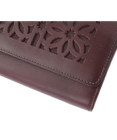 genten カットワーク フラップ長財布