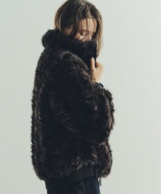 YECCA VECCA フェイクファーブルゾン