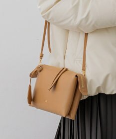 23区 【先行予約】スクエアフラット ショルダーバッグ