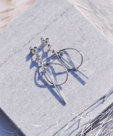 Tiaclasse ドロップバーピアス