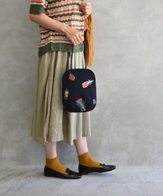 AND WOOL 鳥の羽刺繍のバッグ