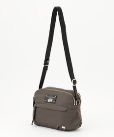 LA BAGAGERIE ウォータープルーフナイロン　スクエアショルダー