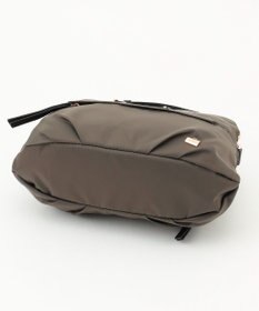 LA BAGAGERIE ウォータープルーフナイロン　スクエアショルダー