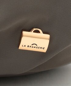 LA BAGAGERIE ウォータープルーフナイロン　スクエアショルダー