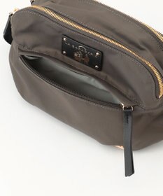 LA BAGAGERIE ウォータープルーフナイロン　スクエアショルダー