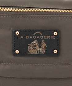 LA BAGAGERIE ウォータープルーフナイロン　スクエアショルダー
