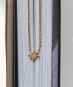 Phoebe 〈金属アレルギー対応〉ルミエールスターライトネックレス/ゴールド 星モチーフ