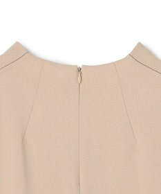 BEIGE， RUE / ドライタッチVネック配色ステッチブラウス