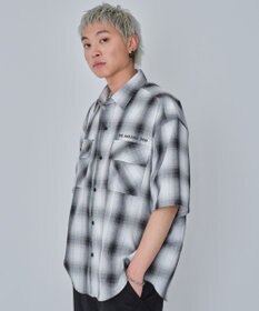 WEGO 【ユニセックス着用ITEM/MLサイズ展開】イラストオンブレチェックシャツ（SS）