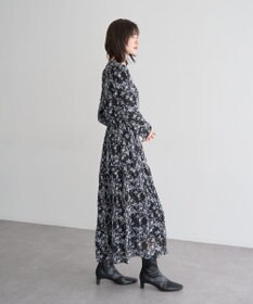 YECCA VECCA ボタニカル柄ボウタイプリーツワンピース