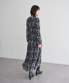 YECCA VECCA ボタニカル柄ボウタイプリーツワンピース