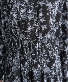 YECCA VECCA ボタニカル柄ボウタイプリーツワンピース