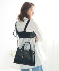 style code 【MERCURYDUO/マーキュリーデュオ】両アオリポケットサイド配色大開き開口 超軽量ハンドバッグ キーチャーム付