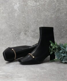 Bridget Birkin 【Bridget Birkin】アクセサリーパールチェーンショートブーツ