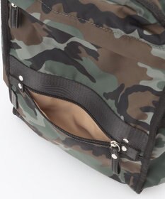 Y'SACCS 撥水ナイロンテープデザインスクエアバックパック