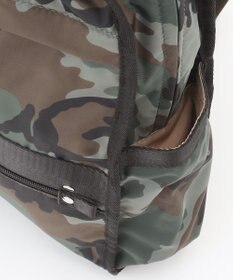 Y'SACCS 撥水ナイロンテープデザインスクエアバックパック