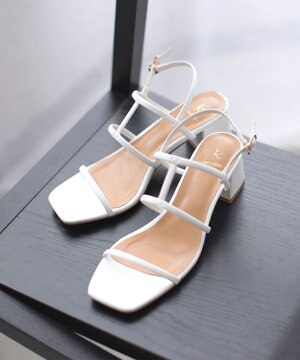 ナローストラップサンダル