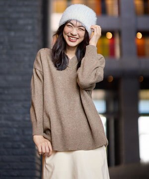 ラムウールＶネックプルオーバー