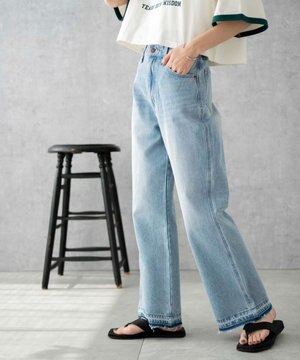  セミフレアデニムパンツ