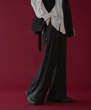  【ユニセックス着用ITEM】サイドZIPフレアスラックス