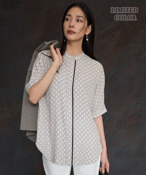  【新色追加・WEB限定カラーあり】BackSatinAmunzen 5分袖バンドカラーブラウス