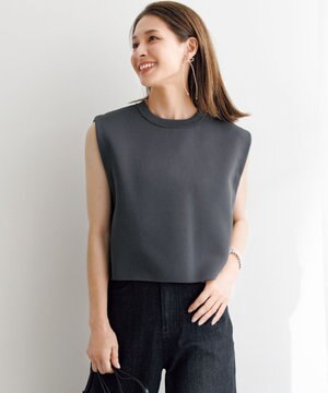  フォルムニット クロップドベスト