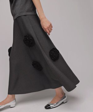  【組曲×setsuko sagittaire】ボンボンフラワーニット スカート