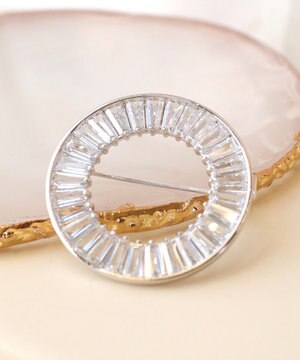  ガラスサークルブローチ