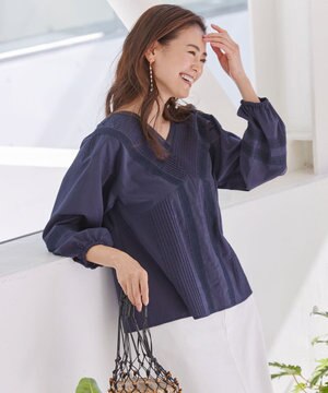 【洗える】T/Cピンタック Xレース Vネックブラウス