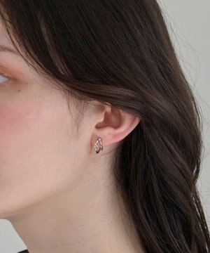  〈アレルギー対応〉シャイニーダブルフープセラミックピアス　シルバー