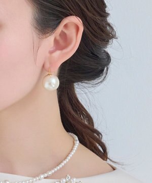  〈シリーズ累計販売5000点突破！〉≪TV番組着用商品≫ビッグパールフックピアス　ホワイト
