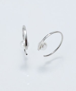  【金属アレルギー対応】カーブラインパールピアス/サージカルステンレス シルバー