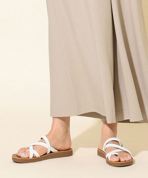  フラット サンダル