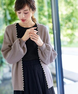 【洗える】パール付きパフスリーブカーディガン