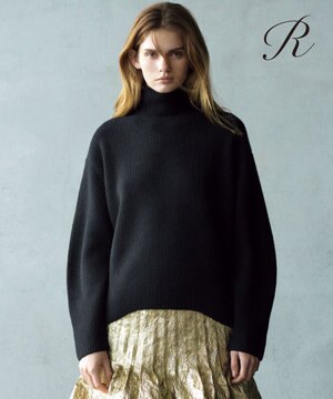  【R(アール)】マイクロンメリノウール スタンドネック ニット