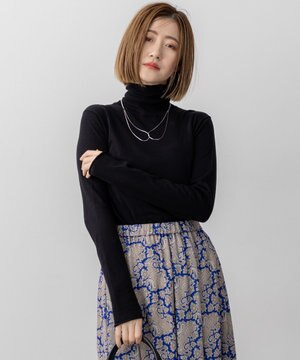  【CLASSY.掲載/洗える】スムージーコットン タートルネック ニット