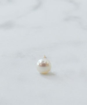  【K10】フォルムパールピアス(片耳)