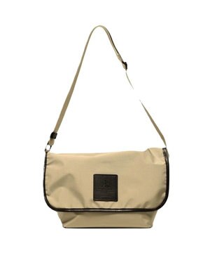  【超軽量 / ペットボトルも入る】かぶせ付きショルダー / REGALO