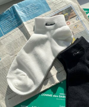  ニュアンスロゴ刺繍ショートソックス
