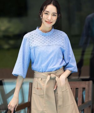  【WEB限定色あり】エンブロイダリーレース　ハイネック半袖ブラウス