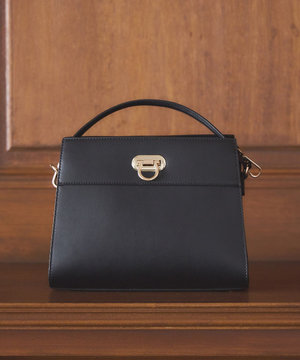 スクエアショルダー バッグ