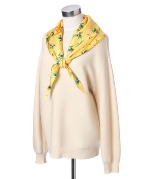 FURLA シルク100% 花柄 菱形スカーフ