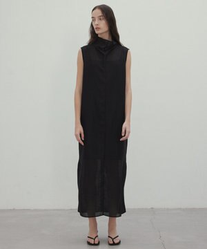  【洗える・吸水速乾・防シワ・eclat 7・8月号掲載】LIATRIS / オフタートルノースリーブワンピース