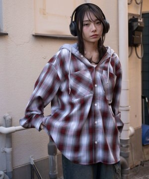  【ユニセックス着用ITEM/MLサイズ展開】オンブレチェックフードシャツ（LS）