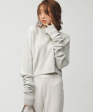 ふわふわニット クロップドハイネック