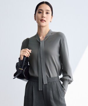  レーヨンストレッチブラウスライク ニット