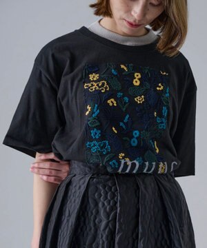  〈オープンエンド糸使用ドライタッチコットン生地〉筆記帳刺繍オーバーサイズTシャツ